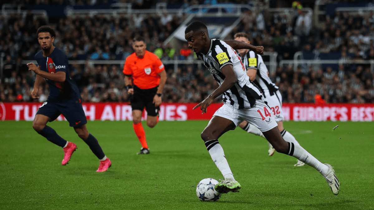 Newcastle wants to extend The contract of Alexander Isak amidst Chelsea interest.