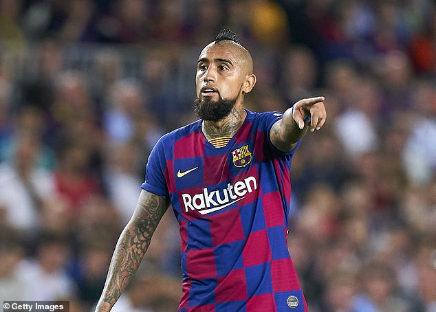 19434478-7549561-But_now_in_an_ever_changing_Barcelona_midfield_Vidal_appears_to_-a-20_1570526389944