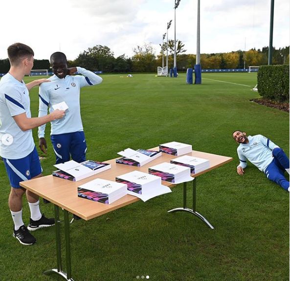 According to The Daily Star, Chelsea stars Hakim Ziyech and Billy Gilmour have been involved in a hilarious exchange at the training ground