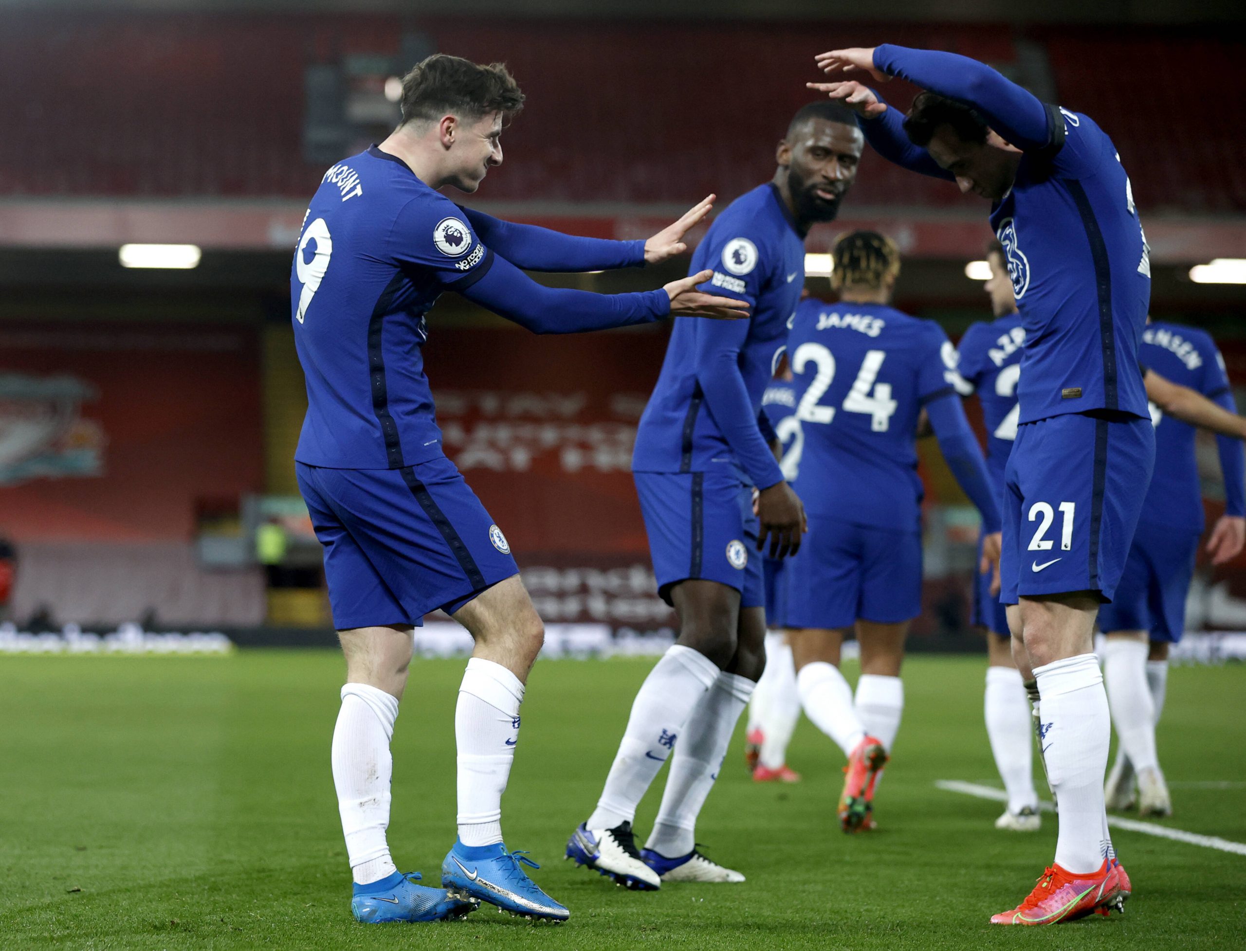 Liverpool v Chelsea – Premier League – Anfield Chelsea s Mason Mount (left) celebrates scoring their side s first goal