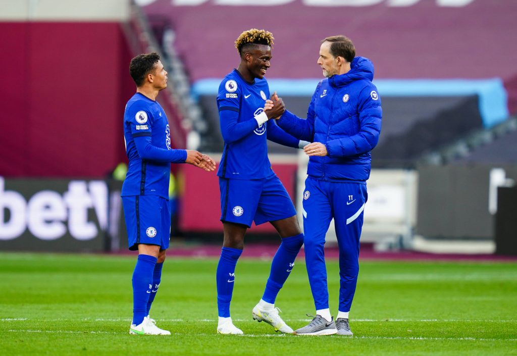 Tammy Abraham commits his future to AS Roma future amidst Chelsea and Arsenal interest. (Mandatory Credit: Photo by Javier Garcia/BPI/Shutterstock 11872316cm Manager Thomas Tuchel of Chelsea with Tammy Abraham and Thiago Silva West Ham United v Chelsea, Premier League, Football, The London Stadium, London, UK - 24 Apr 2021 EDITORIAL USE ONLY No use with unauthorised audio, video, data, fixture lists, club/league logos or live services. Online in-match use limited to 120 images, no video emulation. No use in betting, games or single club/league/player publications. West Ham United v Chelsea, Premier League, Football, The London Stadium, London, UK - 24 Apr 2021 EDITORIAL USE ONLY No use with unauthorised audio, video, data, fixture lists, club/league logos or live services. Online in-match use limited to 120 images, no video emulation. No use in betting, games or single club/league/player publications. PUBLICATIONxINxGERxSUIxAUTXHUNxGRExMLTxCYPxROMxBULxUAExKSAxONLY Copyright: xJavierxGarcia/BPI/Shutterstockx 11872316cm