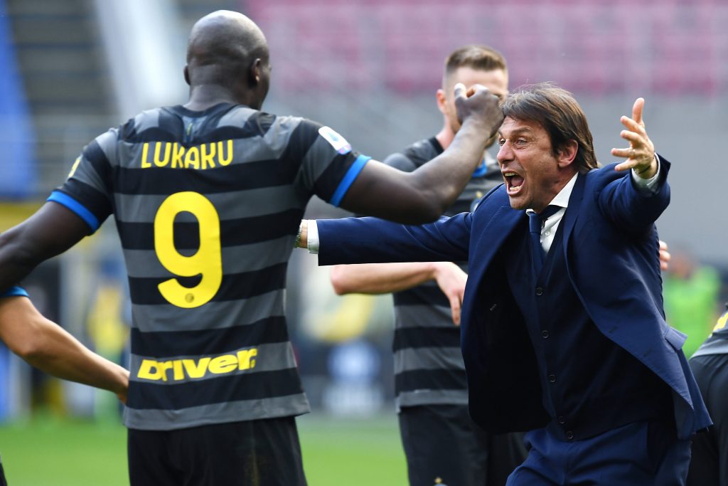 Transfer News: Tottenham Hotspur manager Antonio Conte eyeing a reunion with Chelsea forward Romelu Lukaku. (imago Images)