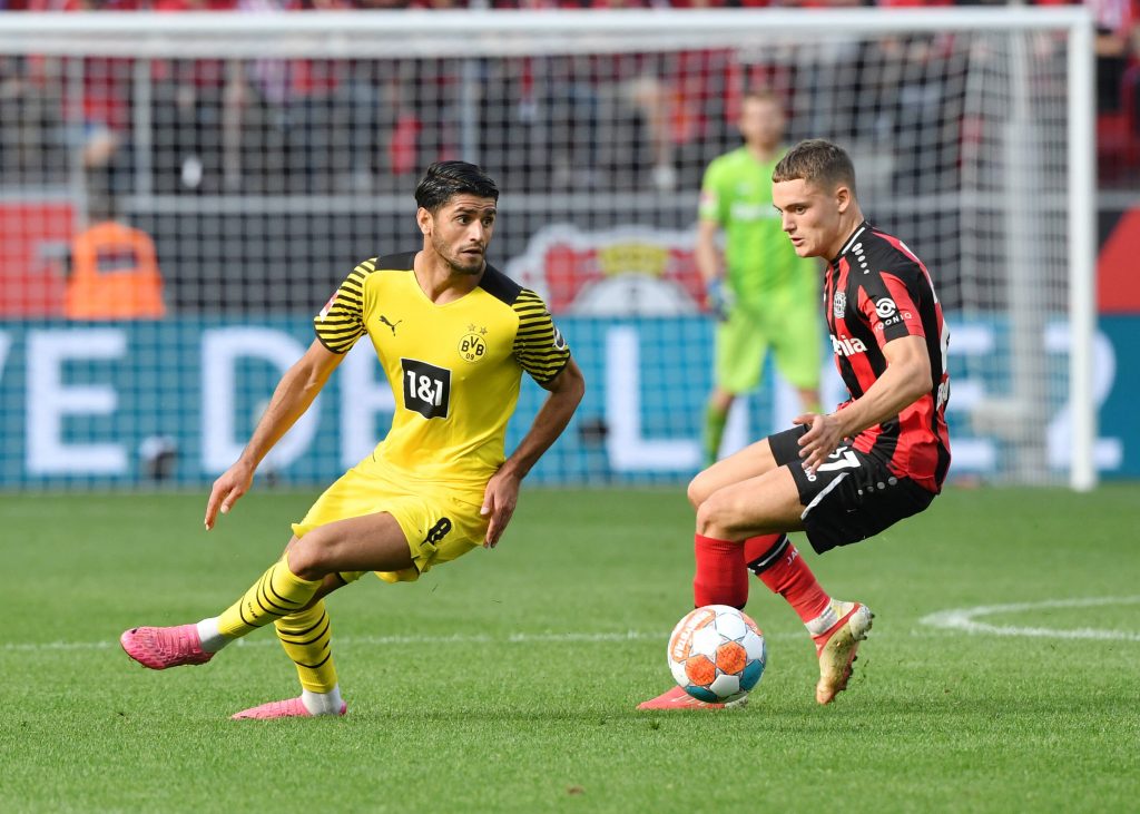 Floarian Wirtz (R) in action for  Bayer Leverkusen . (imago Images)