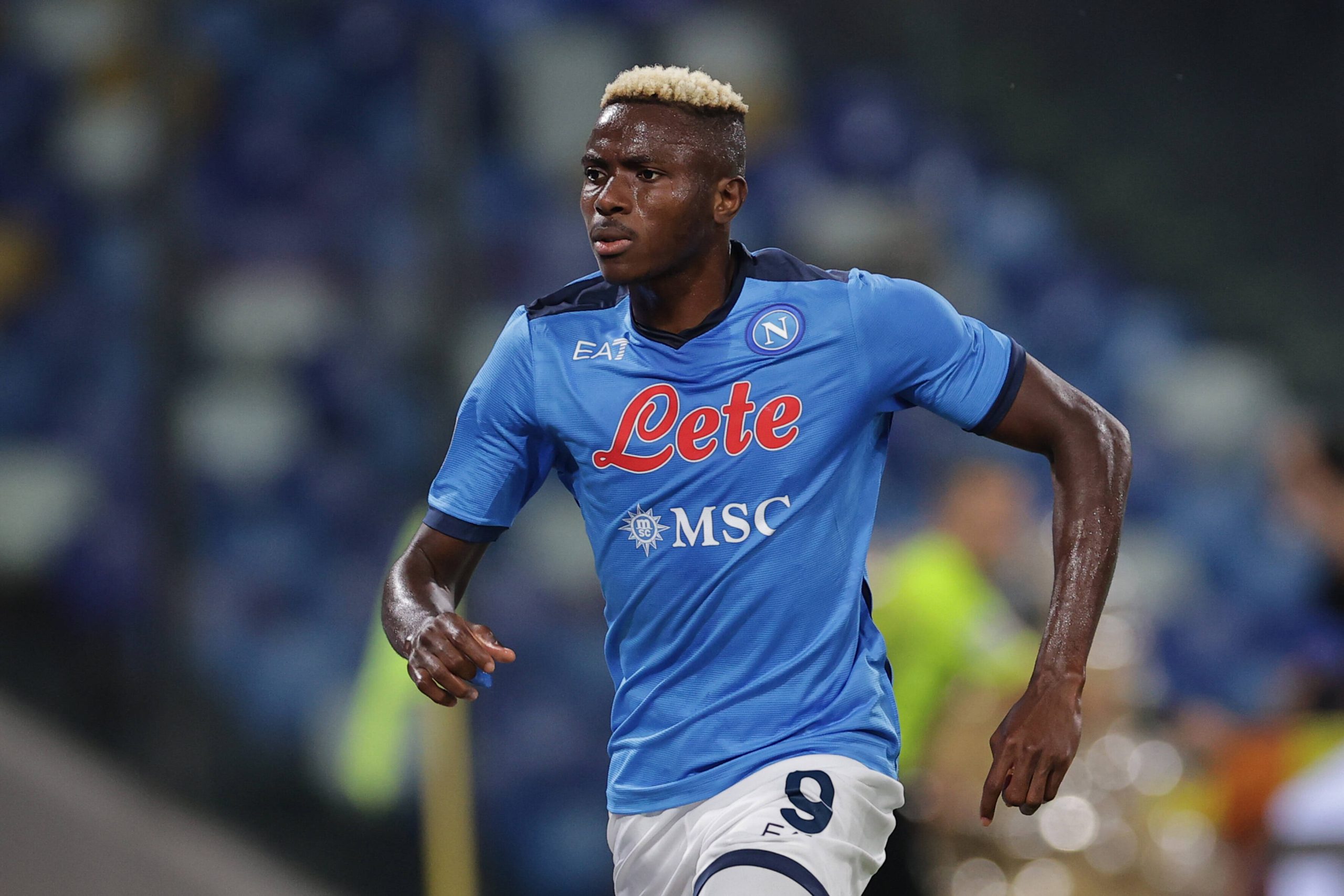 Napoli star Victor Osimhen is keen to make Premier League switch amidst Chelsea interest.
