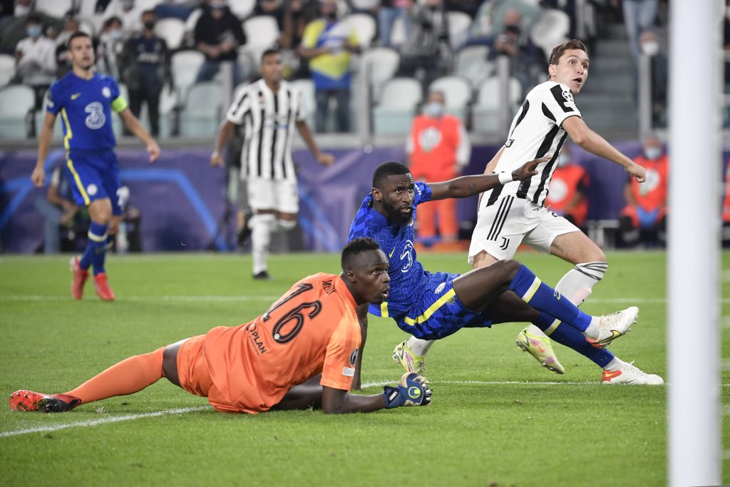 Fabrizio Romano has revealed that Juventus are not currently discussing a deal with Chelsea for Federico Chiesa.