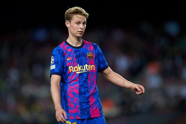 Chelsea could drop their interest in Barcelona star Frenkie de Jong. (Image: Jose Breton/Pics Action/NurPhoto via Getty Images.)
