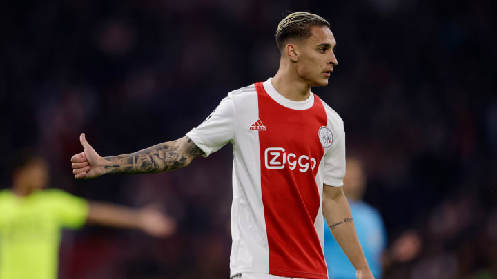 Transfer News: Chelsea could move for Antony if Hakim Ziyech leaves.