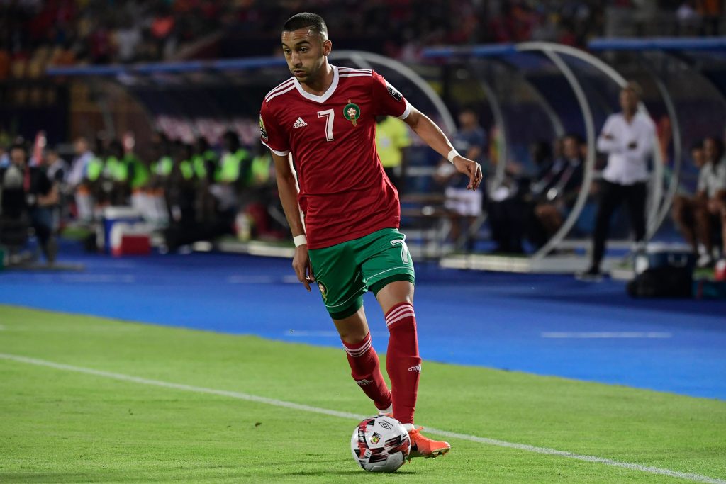 Chelsea winger Hakim Ziyech desperate show qualities in the World Cup to convince AC Milan .