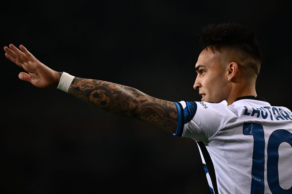 Inter Milan striker Lautaro Martinez attracting interest from Premier League giants Manchester United and Chelsea.