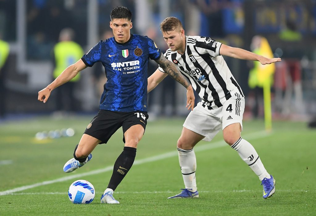Chelsea join Manchester United in transfer race for Juventus star Matthijs de Ligt.