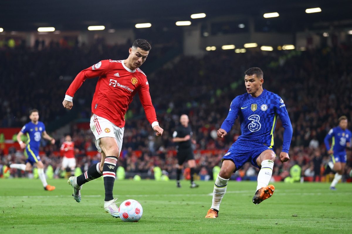 Cristiano Ronaldo of Manchester United tracked by Thiago Silva of Chelsea. (Photo by Michael Steele/Getty Images)