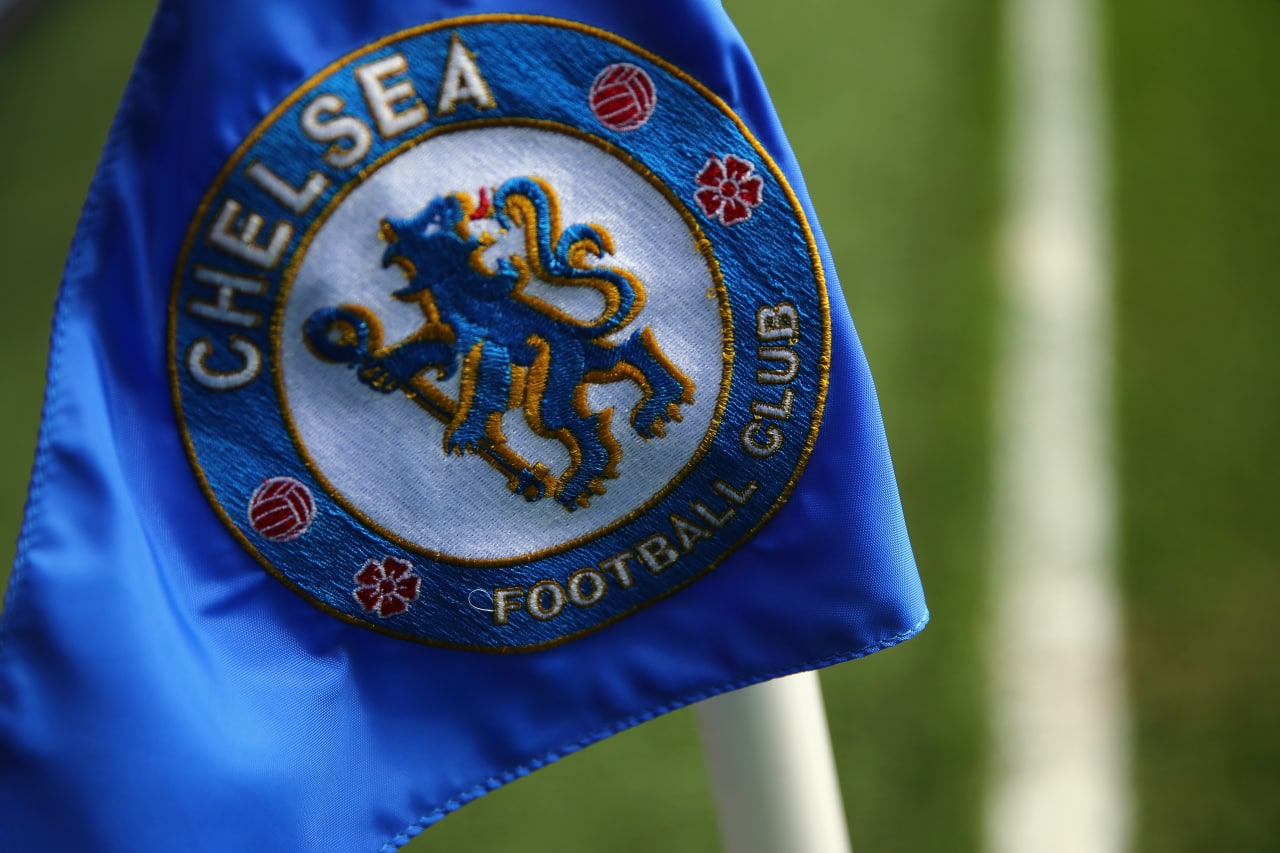 LONDON, ENGLAND – OCTOBER 27: The Chelsea corner flag is seen ahead of the Barclays Premier League match between Chelsea and Manchester City at Stamford Bridge on October 27, 2013 in London, England. (Photo by Clive Rose/Getty Images)