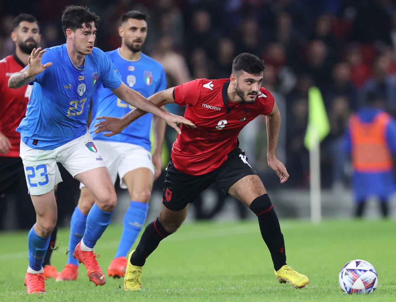 Alessandro Bastoni (L) fights for the ball with Albania’s forward Armando Broja (R) during a friendly football match between Albania and Italy, at the Air Albania Stadium in Tirana on November 16, 2022. (Photo by Gent SHKULLAKU / AFP) (Photo by GENT SHKULLAKU/AFP via Getty Images)