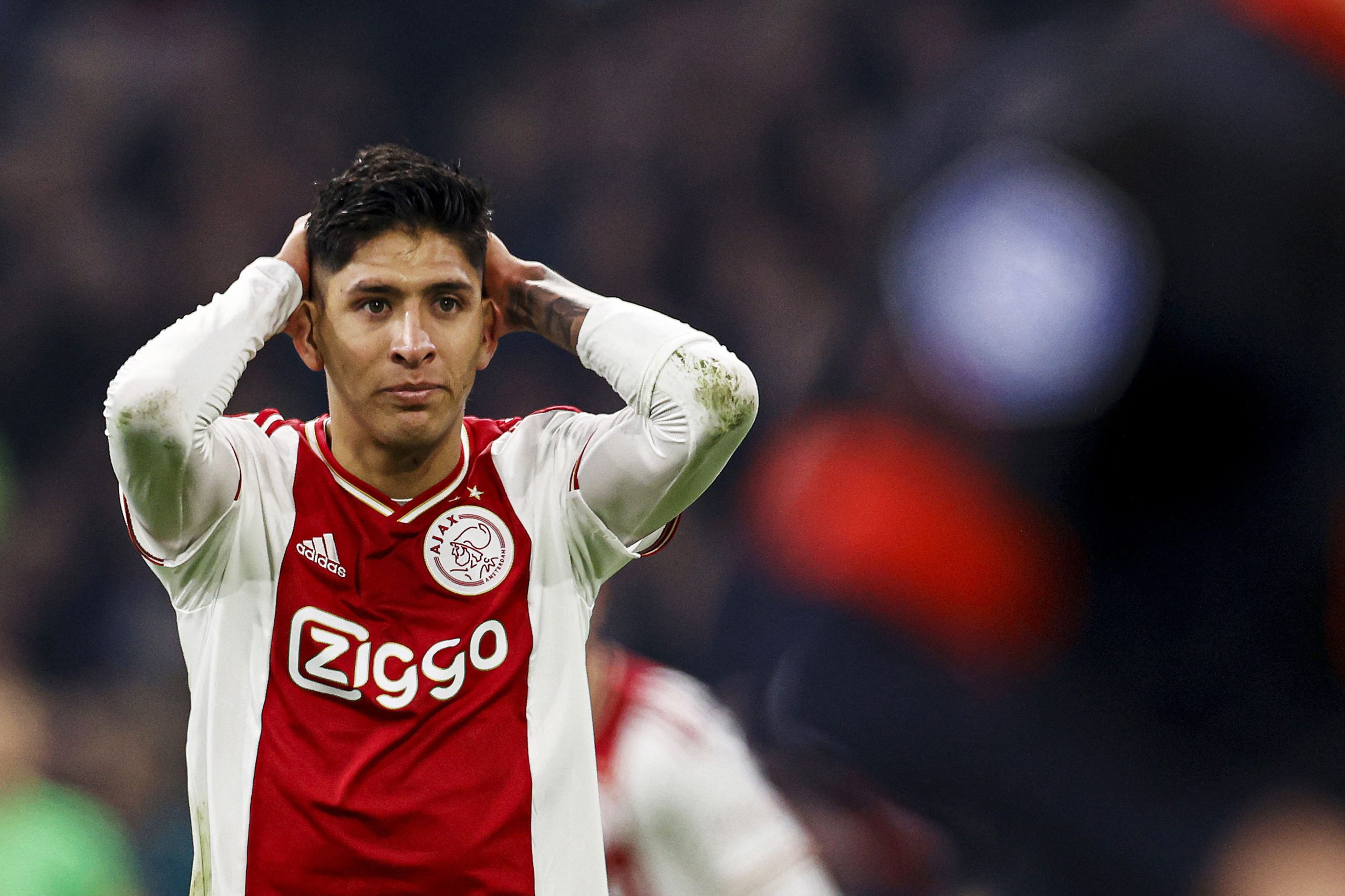 Chelsea to reignite pursuit of Ajax midfielder Edson Alvarez in January .