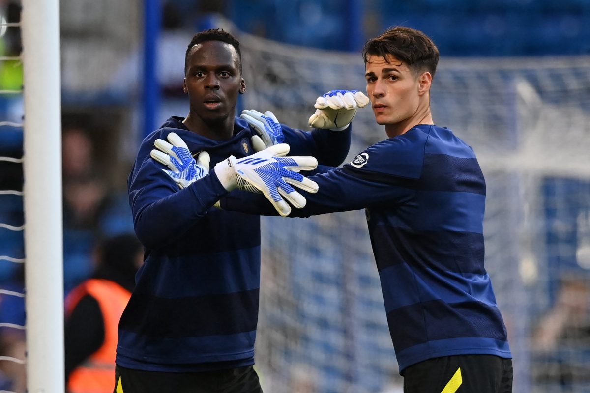 Chelsea's French-born Senegalese goalkeeper Edouard Mendy and Kepa Arrizabalaga. (Photo by GLYN KIRK/AFP via Getty Images)